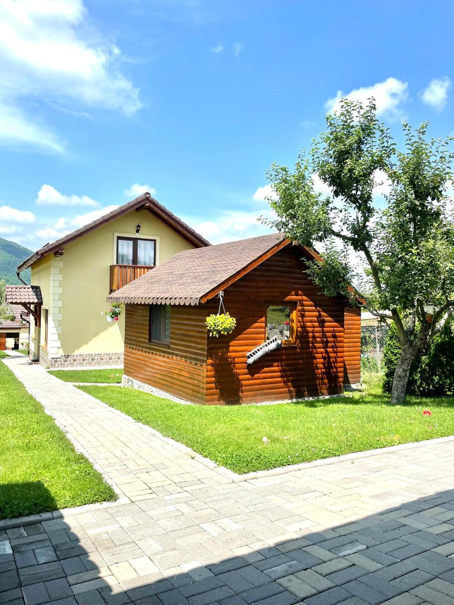 Casa De Vacanta Orlat Exterior photo